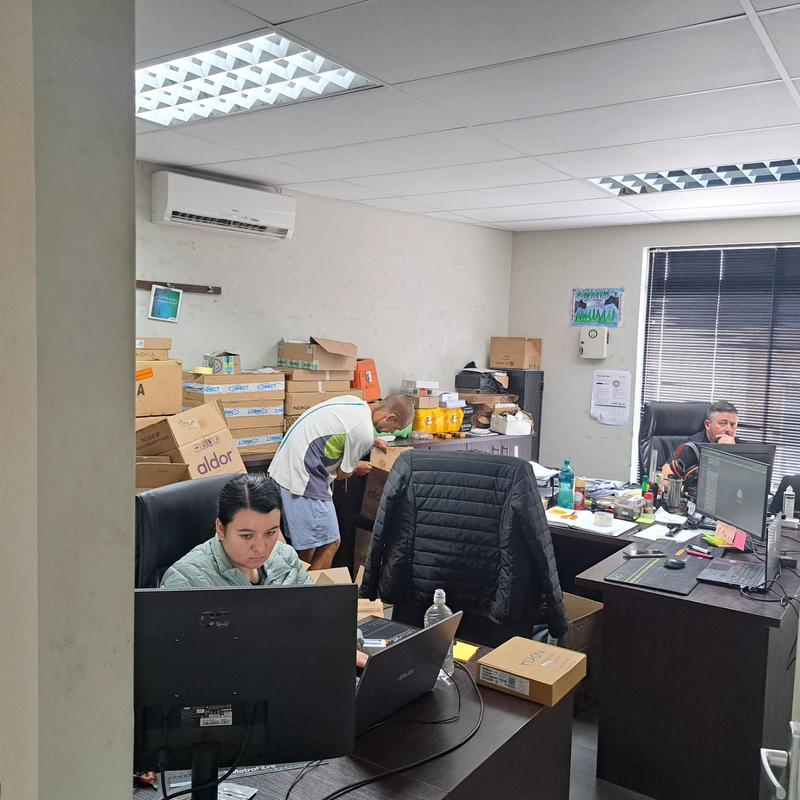 To Let commercial Property for Rent in Neave Industrial Eastern Cape